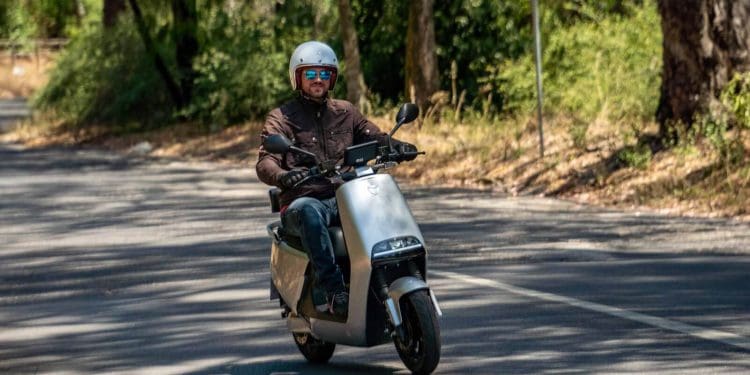 Ensaio – Yadea G5S – Tamagotchi em ponto grande