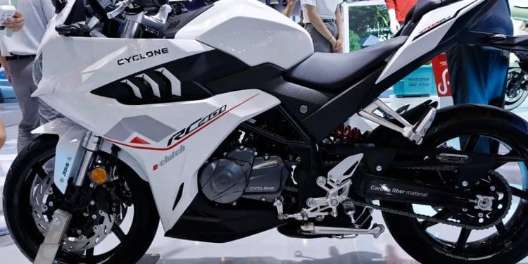 Nova Cyclone RC401, com alta tecnologia e que promete desafiar… a Honda
