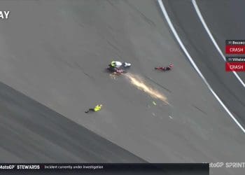 Vídeo: A violenta queda nas dramáticas voltas finais da Sprint na Austrália entre Bezzecchi e Viñales