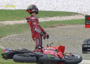 Vídeo: Drama ao mais alto nível! Pecco Bagnaia caiu em Sepang e pode ter «entregue numa bandeja» título Mundial a Jorge Martín