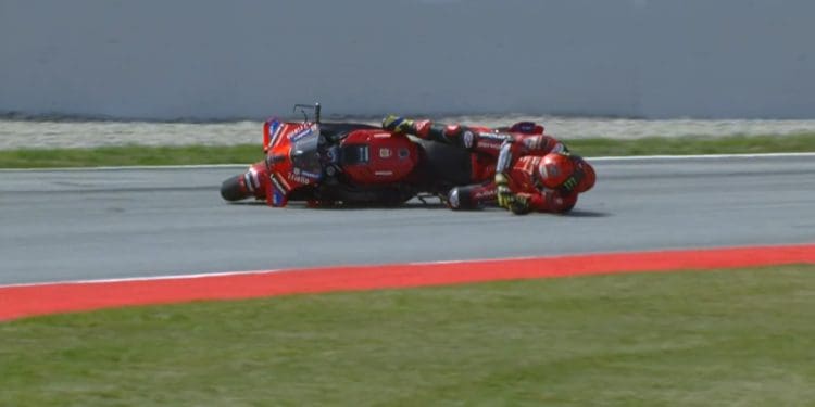 Tardozzi e a queda de Bagnaia em Barcelona: ‘Foi um erro, ele sabe-o, e no dia a seguir não chorou; Ele pensou que já tinha a vitória no bolso’