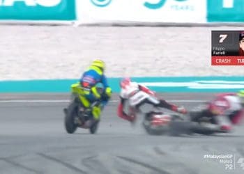 Vídeo: Filippo Farioli foi ao chão após toque de David Muñoz em Sepang