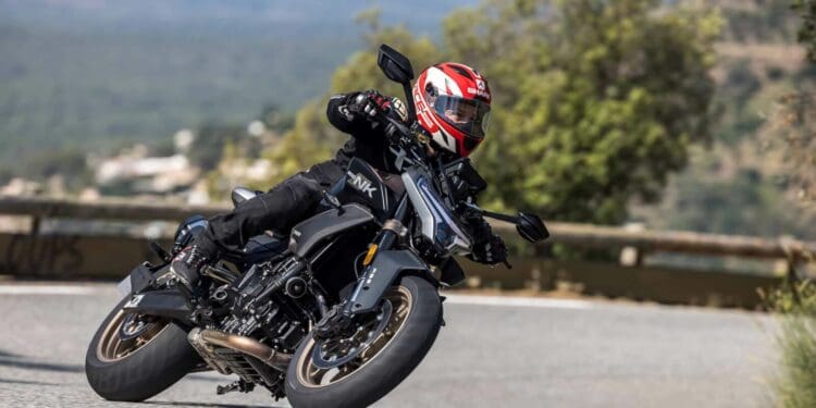 Ensaio – CFMOTO 800NK – irreverência no ADN