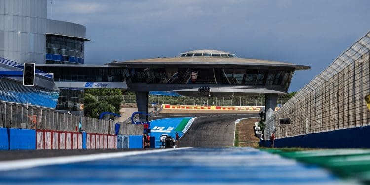 Última ronda empolgante com quatro títulos em jogo: Os horários das Superbike em Jerez