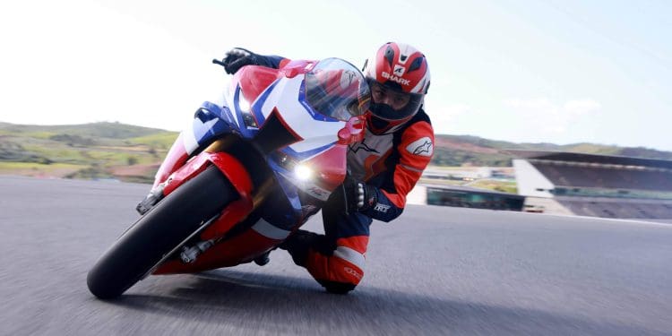 Honda CBR 1000 RR-R Fireblade SP – super veloz, mais eficaz
