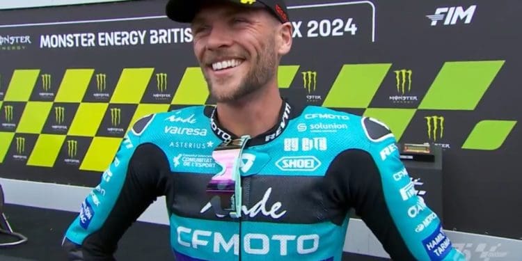 ‘É inacreditável, venci o meu GP caseiro, algo com que sempre sonhei. Não consigo acreditar…’ – Jake Dixon