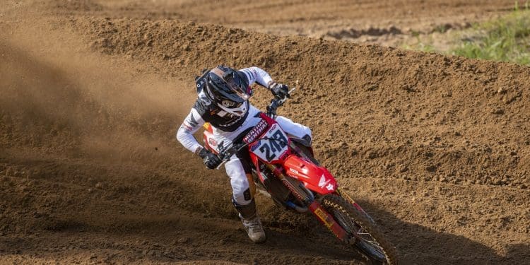 Tim Gajser superior na corrida de qualificação do MXGP da Letónia