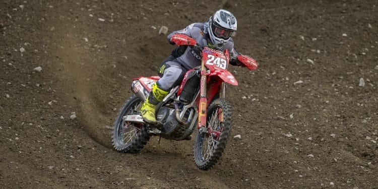 Tim Gajser e Kay de Wolf venceram corridas de qualificação do MXGP da Suécia