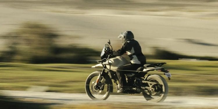 Royal Enfield explora mais opções para o motor 452cc Sherpa