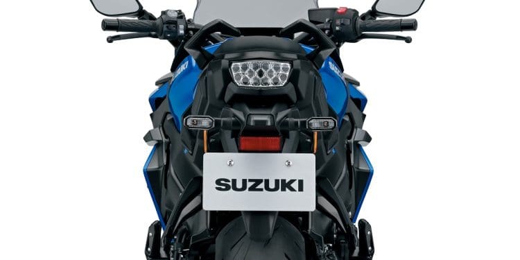 Suzuki desenvolve inovador sistema de câmara traseira para motos
