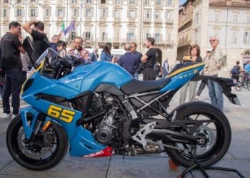 Loris Capirrosi possui não uma, mas cinco exclusivas Suzuki GSX-8R