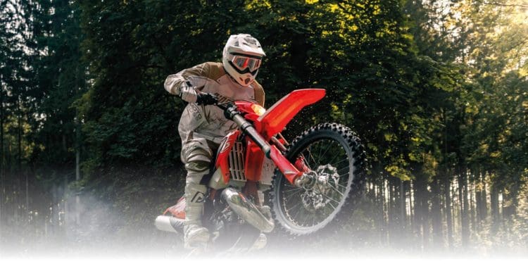 Arai MX-V EVO: A excelência off-road