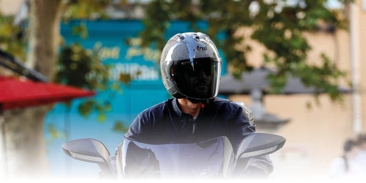 Arai SZ-R EVO: Capacete aberto premium ganha aprovação ECE R22-06