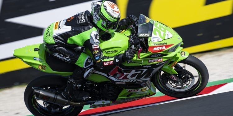 Mirko Gennai brilhou e ganhou na corrida 1 do WSSP300 em Portimão; Tomás Alonso pontuou