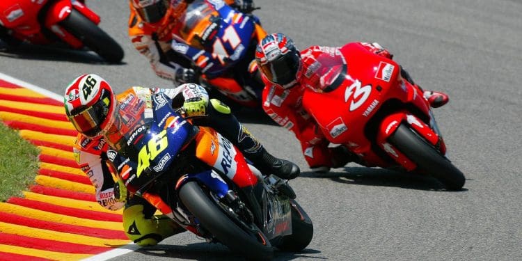 Uccio Salucci recorda os embates entre Valentino Rossi e Biaggi: ‘Era a rivalidade mais bonita, saudável e autêntica’