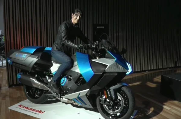 Kawasaki revela o novo e robusto protótipo a hidrogénio
