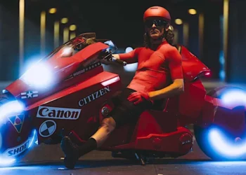 Moto Kaneda de Akira – do anime para o mundo real