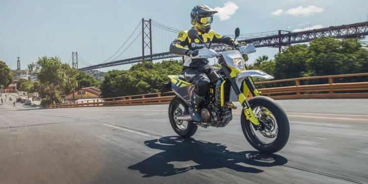 Husqvarna 701 Supermoto – equipamento técnico de topo e um design único 