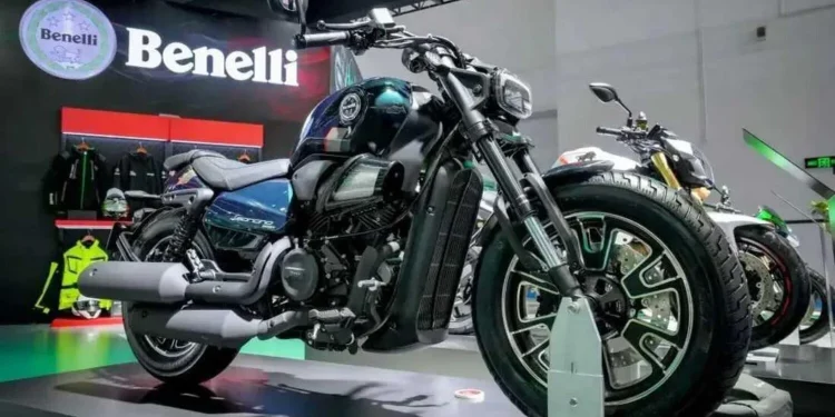 Benelli Leoncino 400 V2 Bobber revelada em Pesaro
