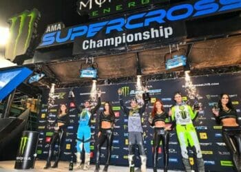 RJ Hampshire com vitória no Angel Stadium no Supercross 250 (Oeste)