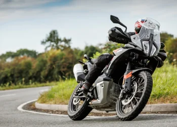 KTM anuncia programa de reparação gratuita para problemas nos veios de cames dos modelos LC8c