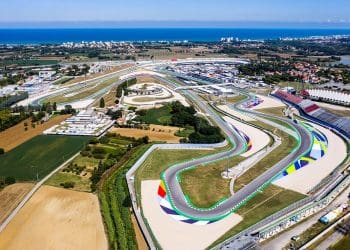 Misano recebe testes de MotoGP mas quase 1h30 depois do seu início ainda ninguém saiu para a pista