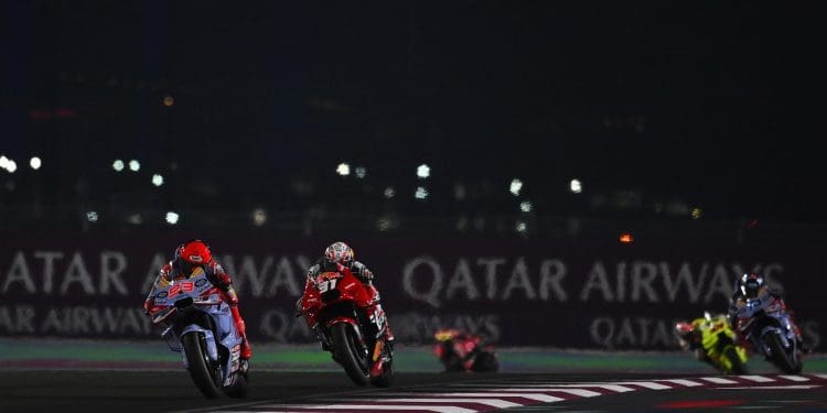 ‘É um piloto especial’: Alberto Puig compara Acosta a lendas como Valentino Rossi e Marc Márquez