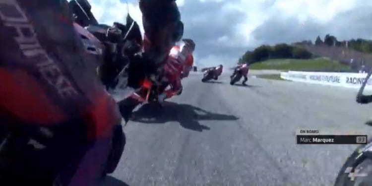 Vídeo: Só para os predestinados – Onboard da brilhante recuperação de Marc Márquez no domingo do GP da Áustria