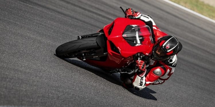 Ducati confirma planos para novo V2 Panigale: O futuro dos desportivos de média cilindrada