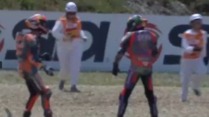 Vídeo: Ânimos quentes entre Jack Miller e Franco Morbidelli com ambos quase a «perder a cabeça» e a vias de facto