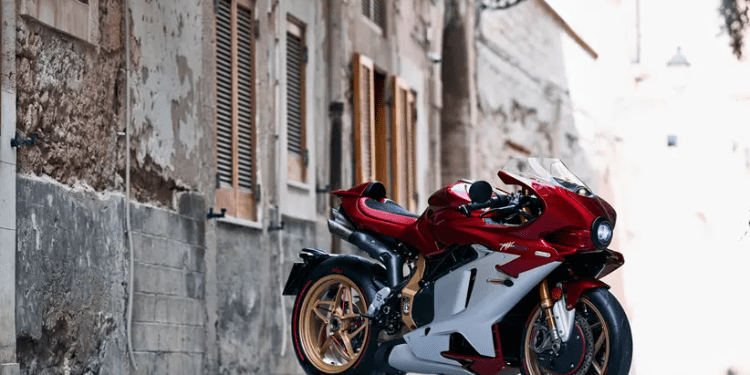 MV Agusta Superveloce 1000 Serie Oro: Uma verdadeira Superbike retro exclusiva