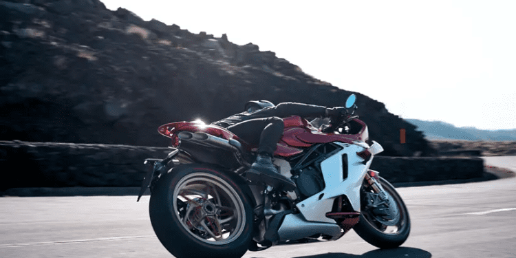 MV Agusta Superveloce 1000 Serie Oro: Uma verdadeira Superbike retro exclusiva