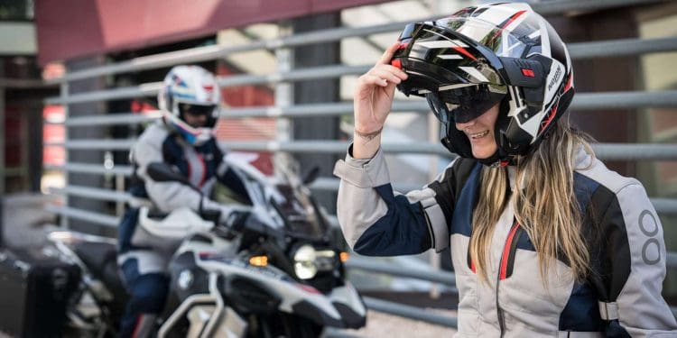 Nolan N120-1: O primeiro capacete modular da fabricante italiana