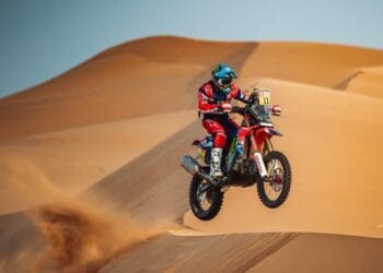 Nacho Cornejo lidera o Dakar depois de vencer a etapa 4 e de se tornar no primeiro piloto em 2024 a vencer duas vezes