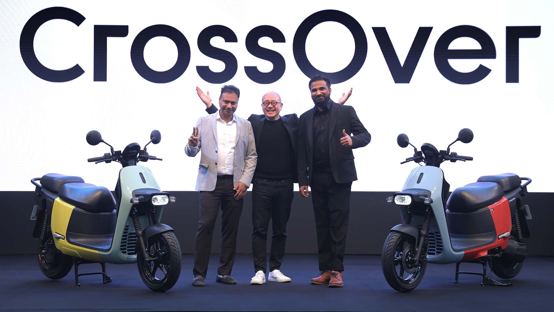 A nova Gogoro CrossOver GX250 é a primeira scooter eléctrica da marca fabricada na Índia