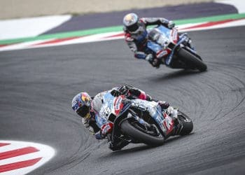 Miguel Oliveira teve interação curiosa com Miller, ao recordar a corrida em Misano em 2015 e reafirma: ‘Não ia trocar por causa de umas gotas’