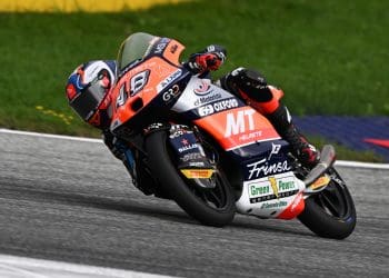 Ataque no final vale pole position para Ivan Ortolá no Moto3 em Phillip Island