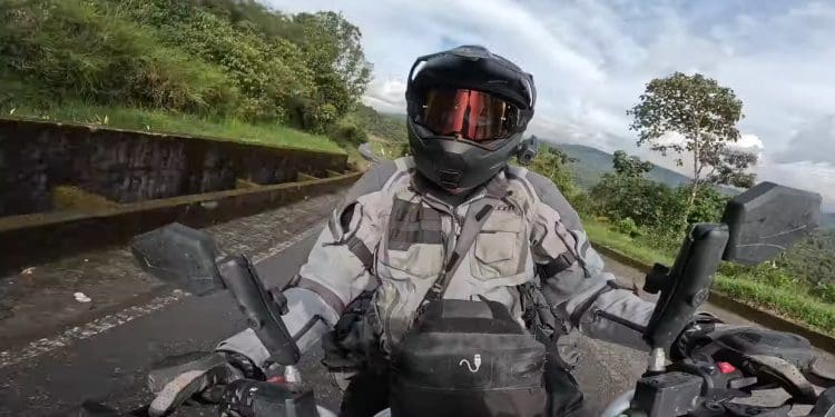 Ride to the End Ep.5: Tolga e Lukas exploram regiões tropicais na Colômbia e as duras condições climatéricas