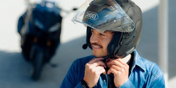 Shoei J-Cruise 3, o novo capacete premium da marca japonesa e cheio de tecnologia