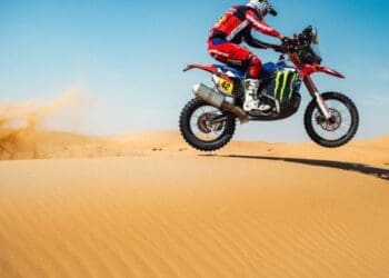 Os 12 pilotos mais avançados no começo da etapa de 48 horas do Dakar