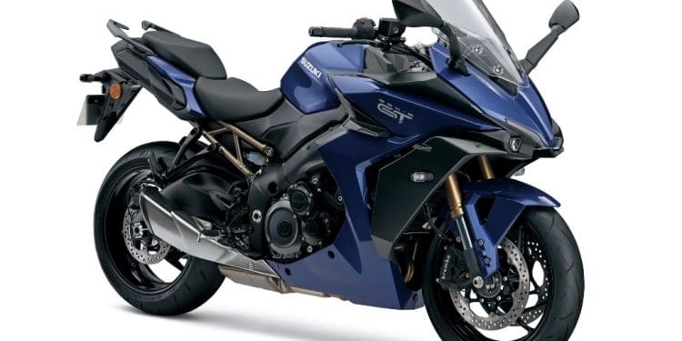 Recordemos a Suzuki GSX-S1000GT, que está em promoção nos «Smart Deals» da marca