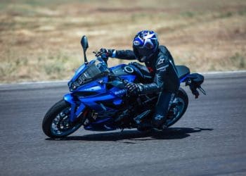 Suzuki GSX-8R: Uma moto desportiva de alta performance em campanha
