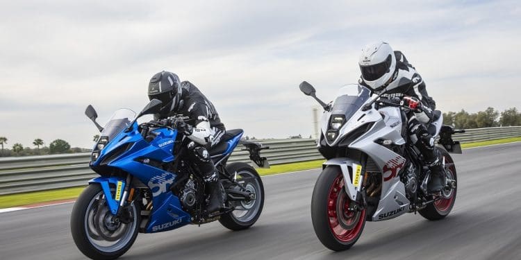 Suzuki GSX-8R galardoada de novo no Reino Unido