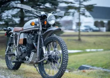 Janus Gryffin 450, simplicidade numa scrambler à moda antiga, plena de elegância