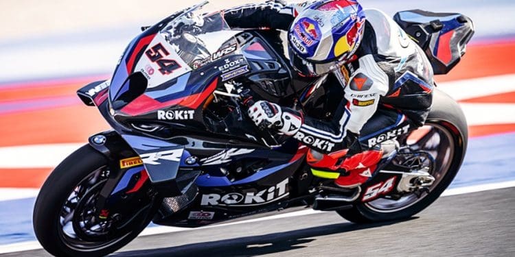 Toprak Razgatlioglu volta a vencer e aumenta liderança no campeonato depois de Álvaro Bautista cair na corrida Superpole de Misano WSBK