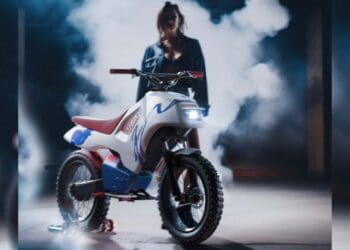 A nova Joyce’90 da Tozz é uma E-Moto de estilo retro para crianças