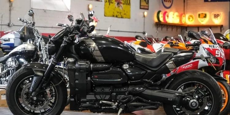 Triumph Rocket III elevada a outro nível, customizada com compressor, mas que não é para a carteira de todos