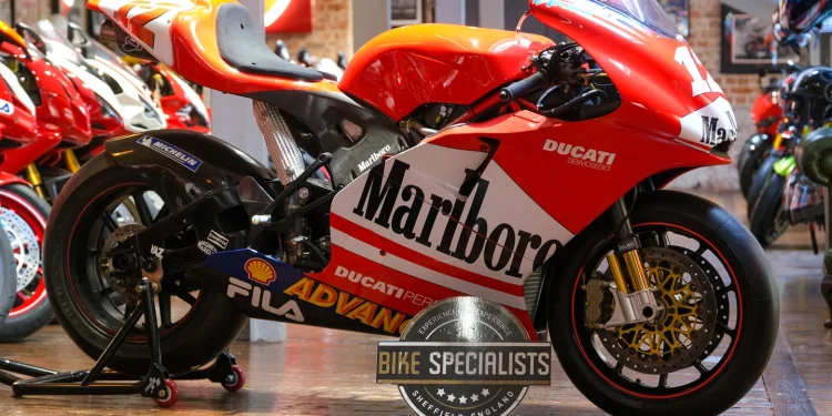 A Ducati de MotoGP de fábrica de Troy Bayliss à venda por 350 000 libras