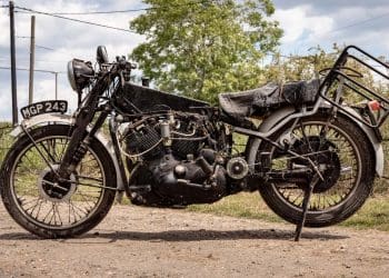 Oportunidade única: Vincent Black Shadow, descoberta em celeiro vai a leilão