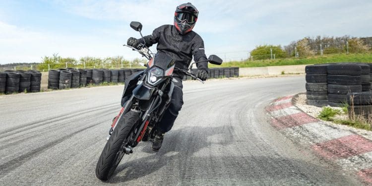 XSM125: A Supermoto elegante e versátil da Malaguti